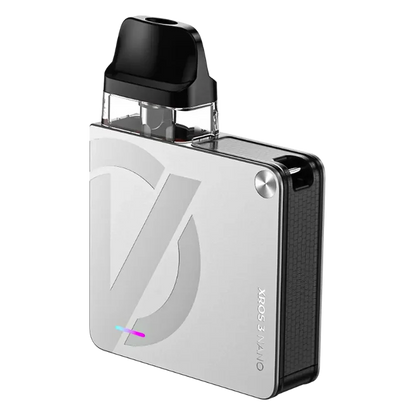 Vaporesso XROS 3 Nano Pod Kit in Silver – compact pod vape kit with built-in battery and refillable pods.